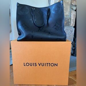 Louis Vuitton On The Go GM Black Noir Leather Tote Purse.